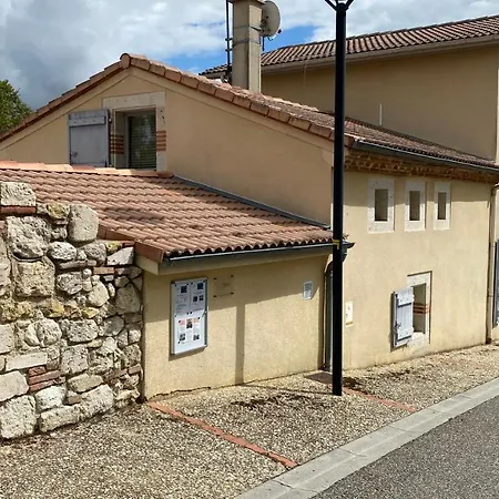 D'hotes De Marchet Bed & Breakfast *