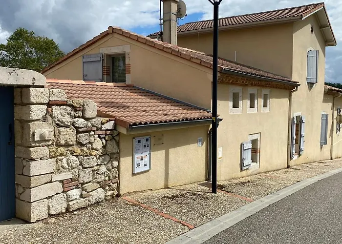 D'hotes De Marchet Bed and Breakfast 4*