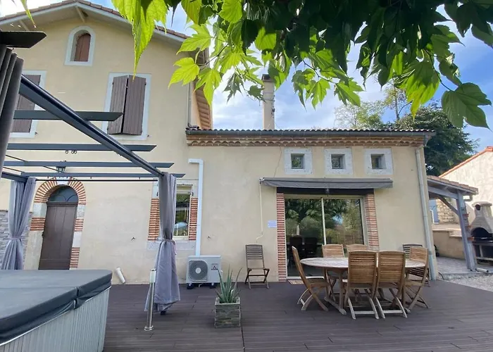 D'hotes De Marchet Bed and Breakfast