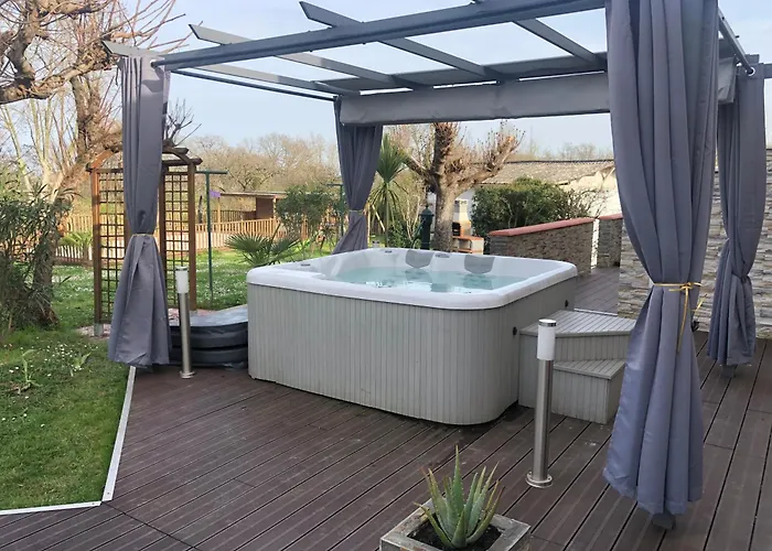 Bed and Breakfast D'hotes De Marchet 4*
