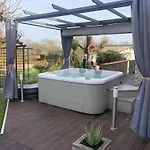 Bed & Breakfast D'hotes De Marchet 4*